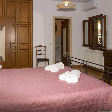 Mountain Breeze Sanctuary 펜션 볼로스